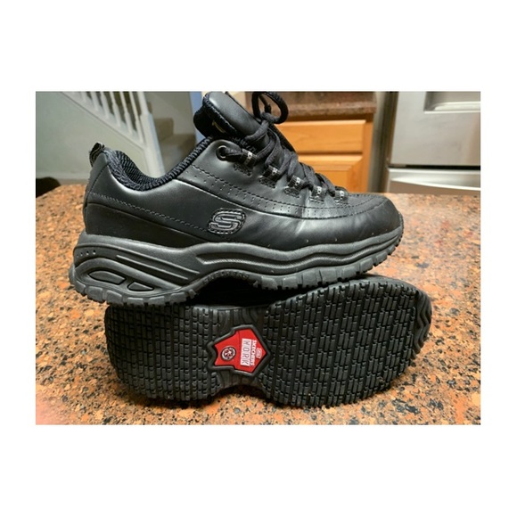 sketchers womens work shoes
